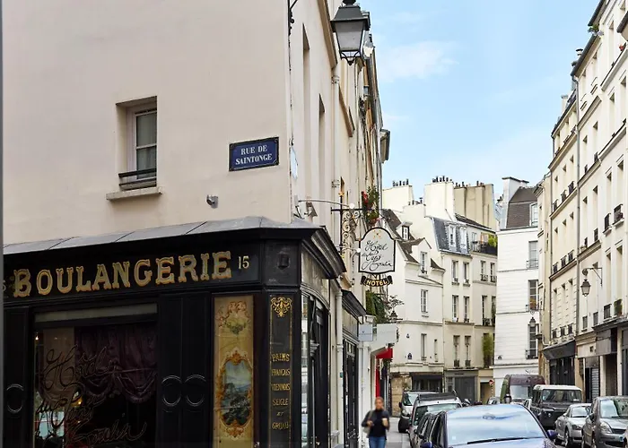 Du Petit Moulin, Haute Couture By LacroixHotel Parigi